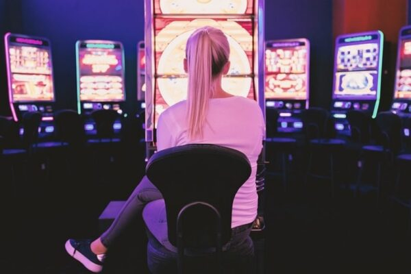 Vertailussa Suomalaiset ja Kansainväliset Nettikasinot: Mikä Tekee Kotimaisista Kasinoista Ainutlaatuisia?