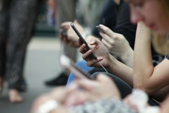 Livekasino älylaitteella: mitä kannattaa ottaa huomioon?